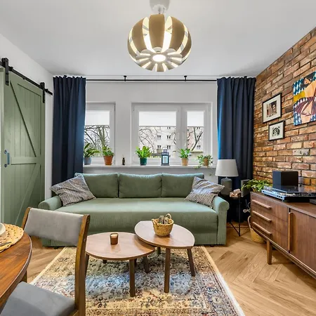 Mokotow - Tram&bus Nearby - By Rentujemy *