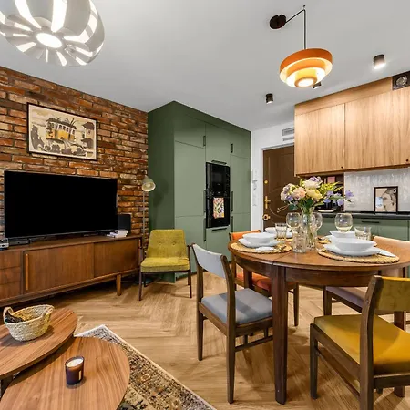 Mokotow - Tram&bus Nearby - By Rentujemy *