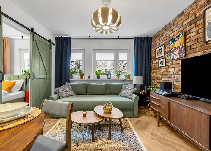 Mokotow - Tram&bus Nearby - By Rentujemy *