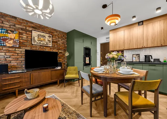 Mokotow - Tram&bus Nearby - By Rentujemy *